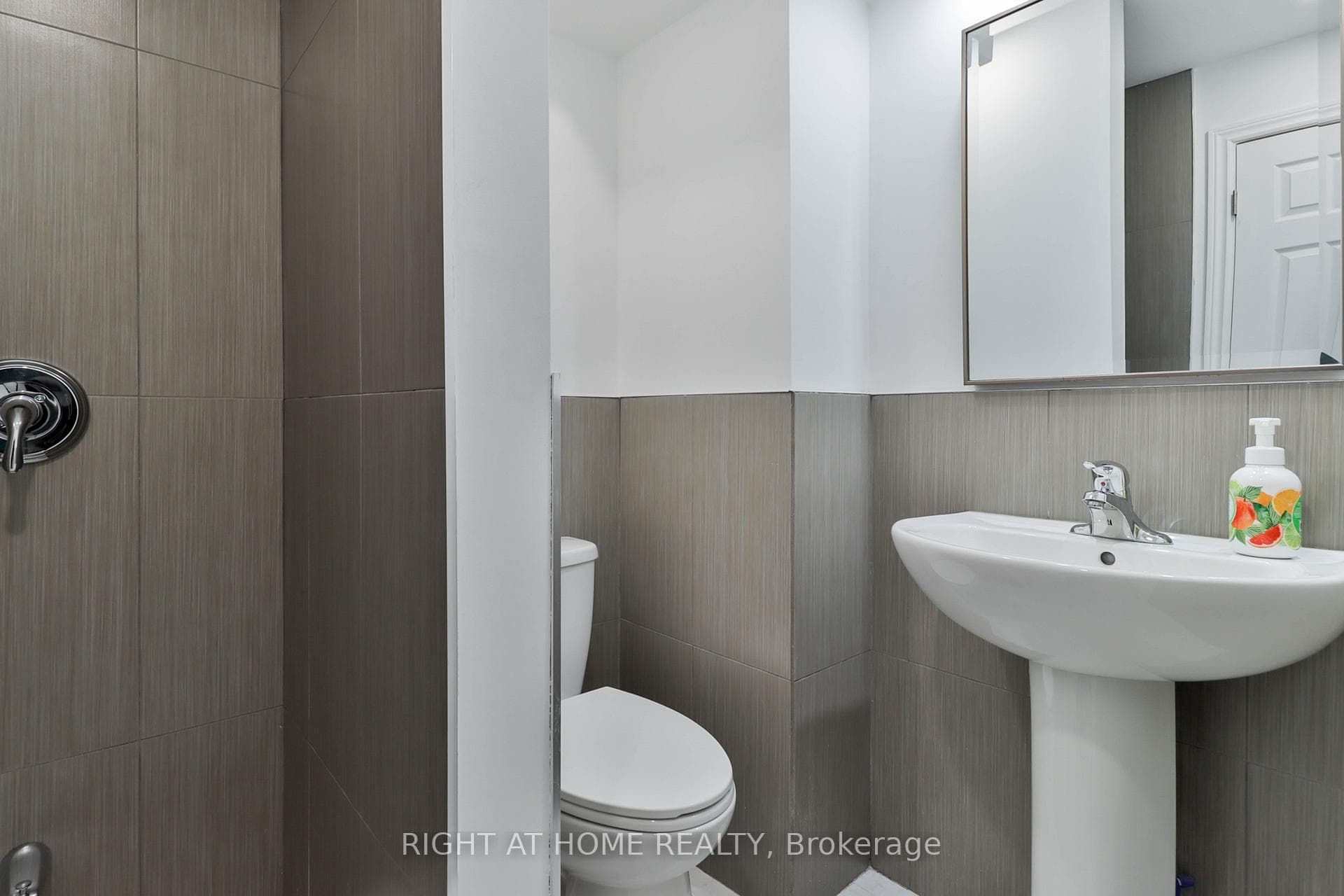 186 Cosgrove Drive Unit Bsmt photo 20