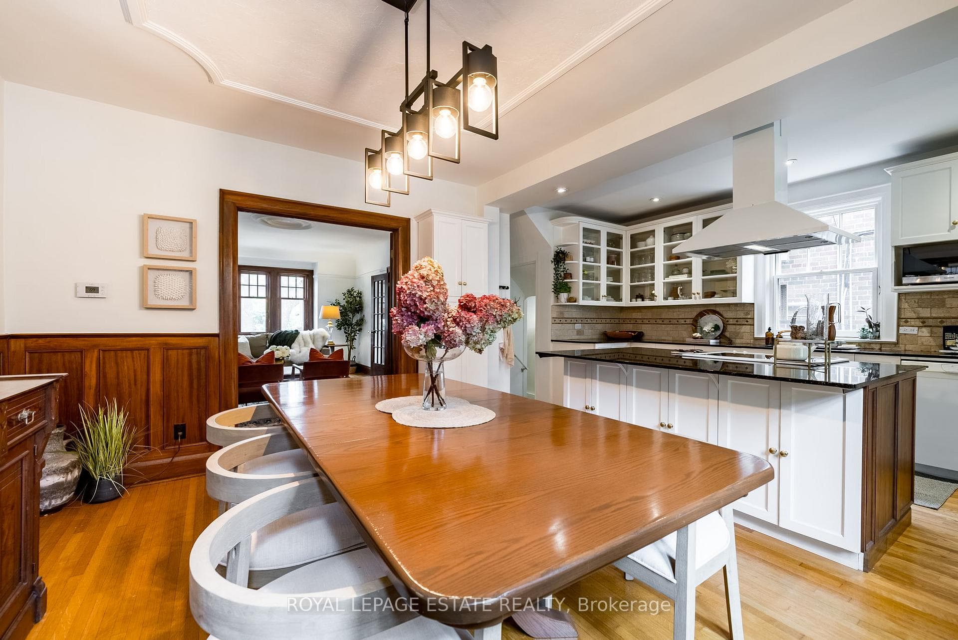 47 Anderson Avenue photo 11