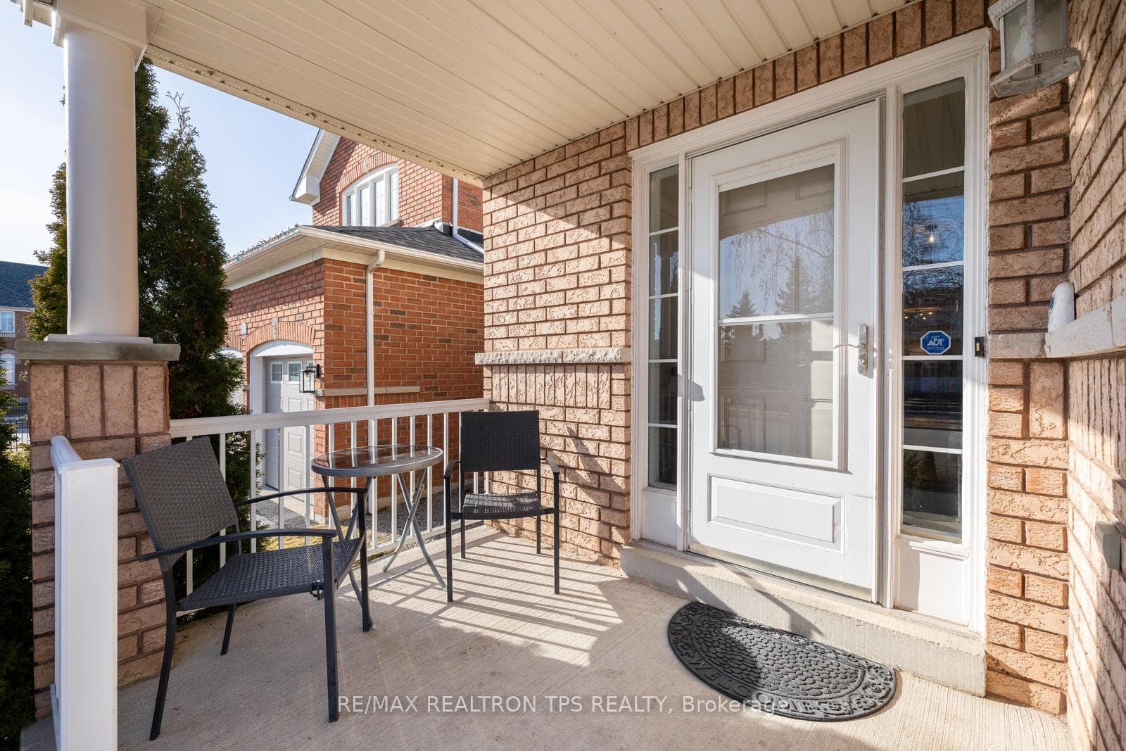 156 Medland Avenue photo 3