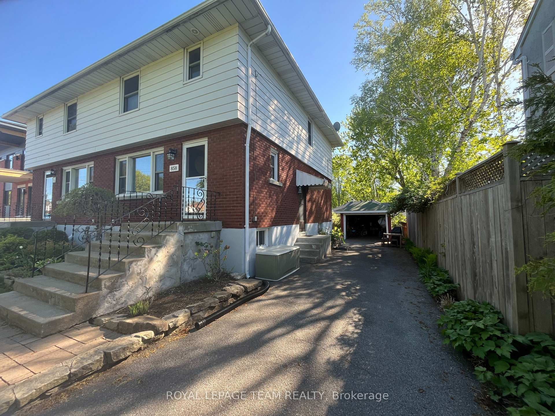 858 Riddell Avenue photo 2