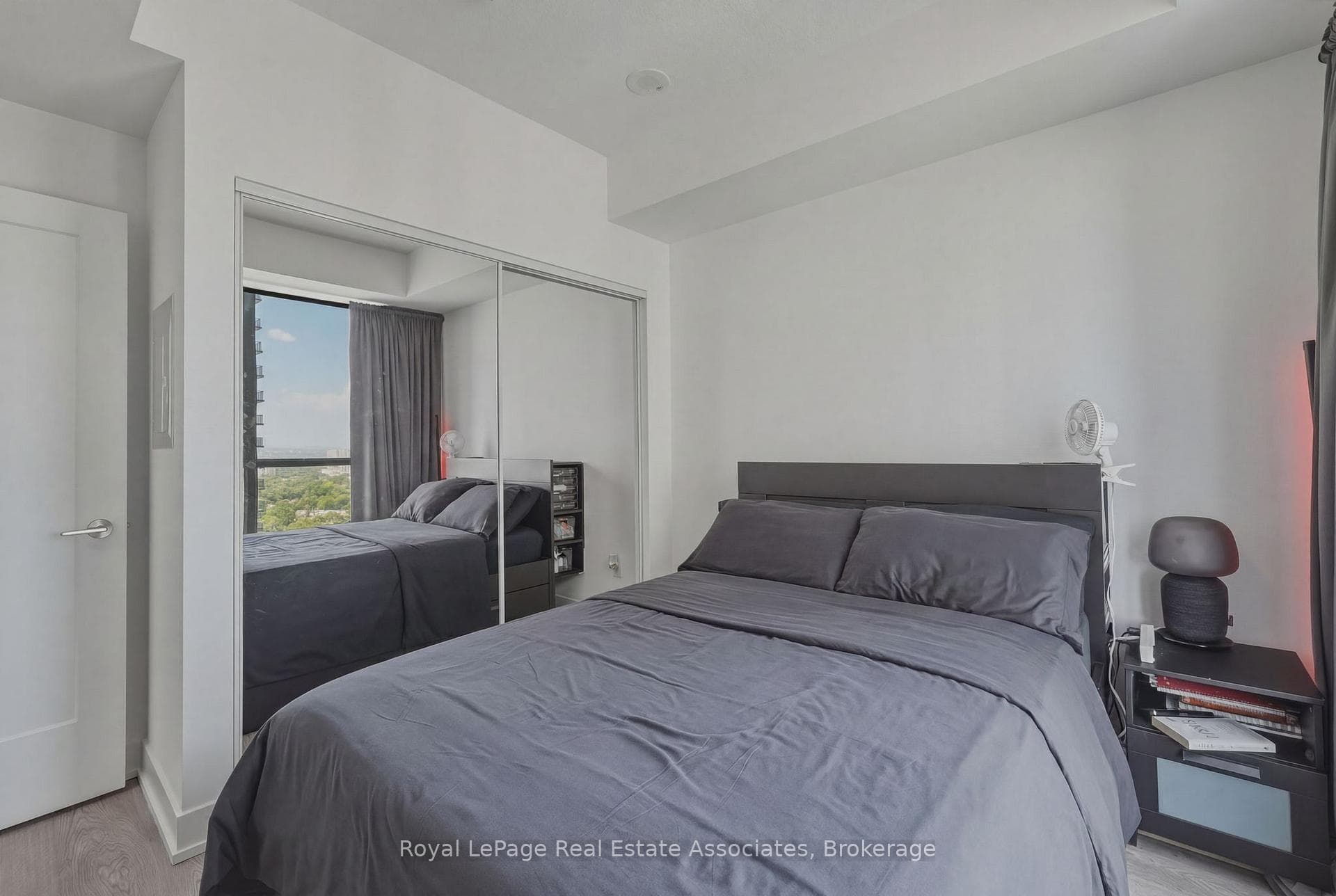 9 Mabelle Avenue Unit 3020 photo 11