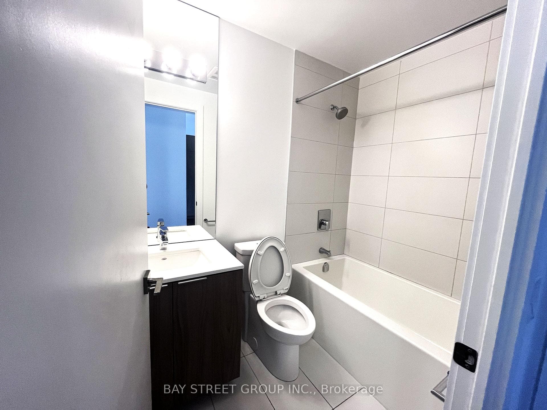 609 Avenue Road Unit 805 photo 8