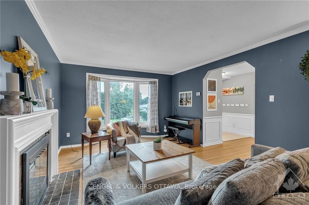18 ST REMY Drive photo 4