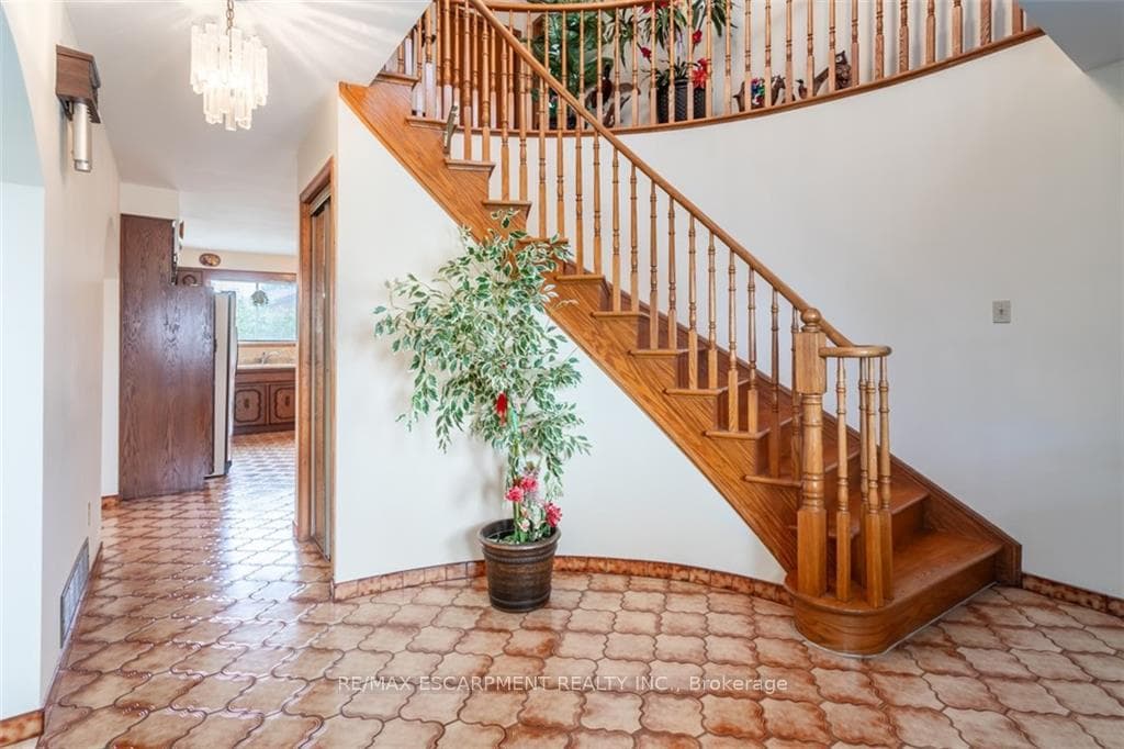 30 Pavarotti Court photo 6