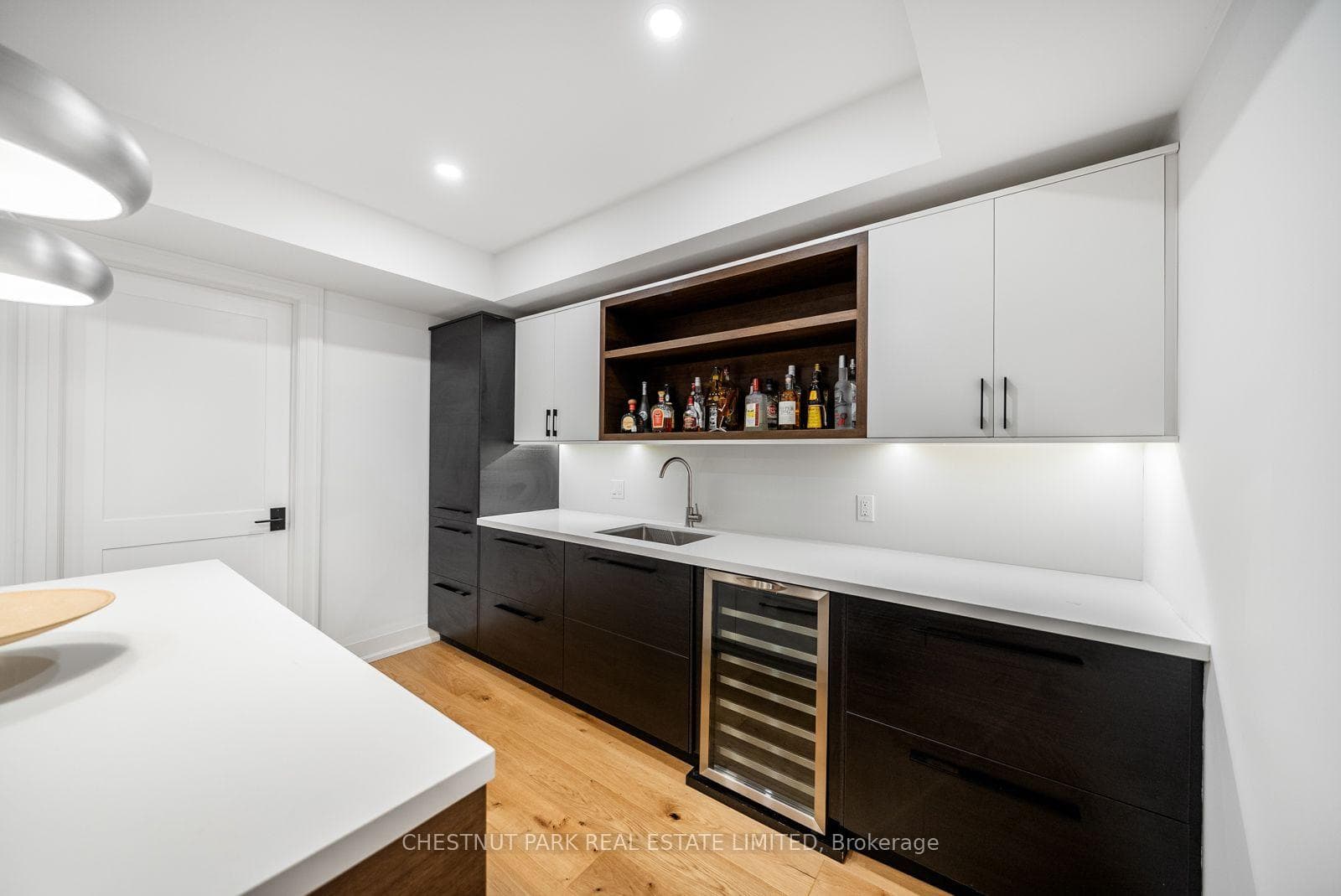142 Fallingbrook Road photo 41