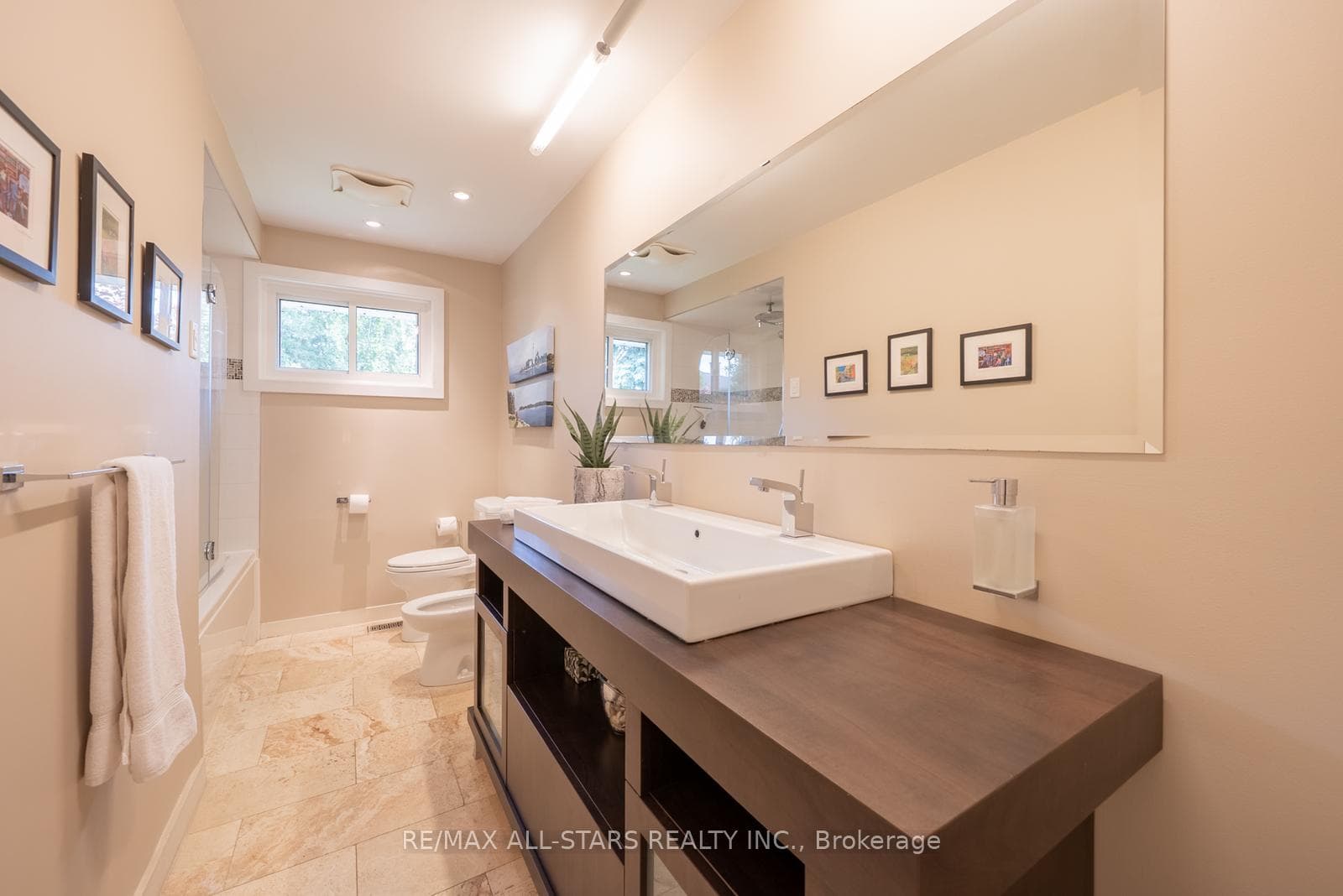 357 Markland Drive photo 26