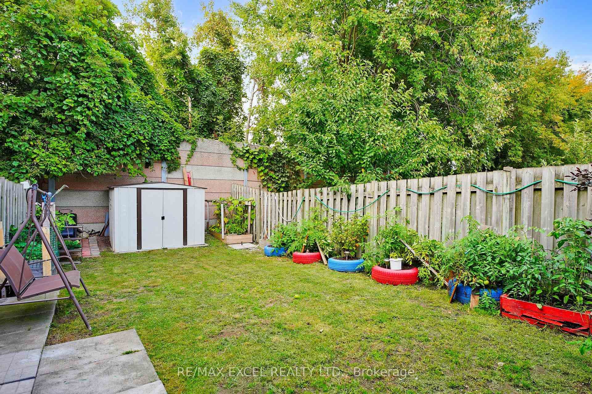398 Bristol Crescent photo 36
