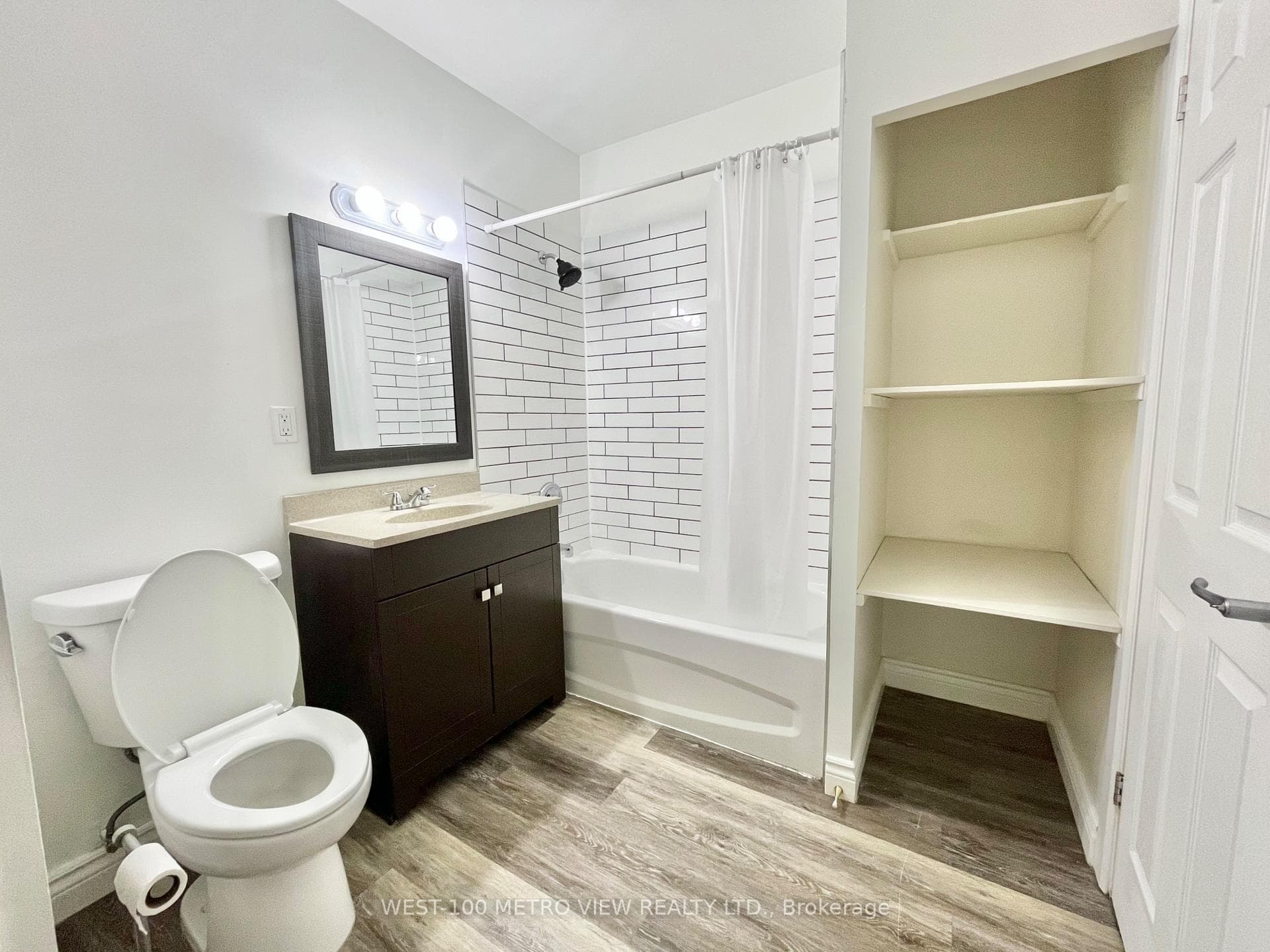1321 Dundas Street Unit 3rd Fl photo 12