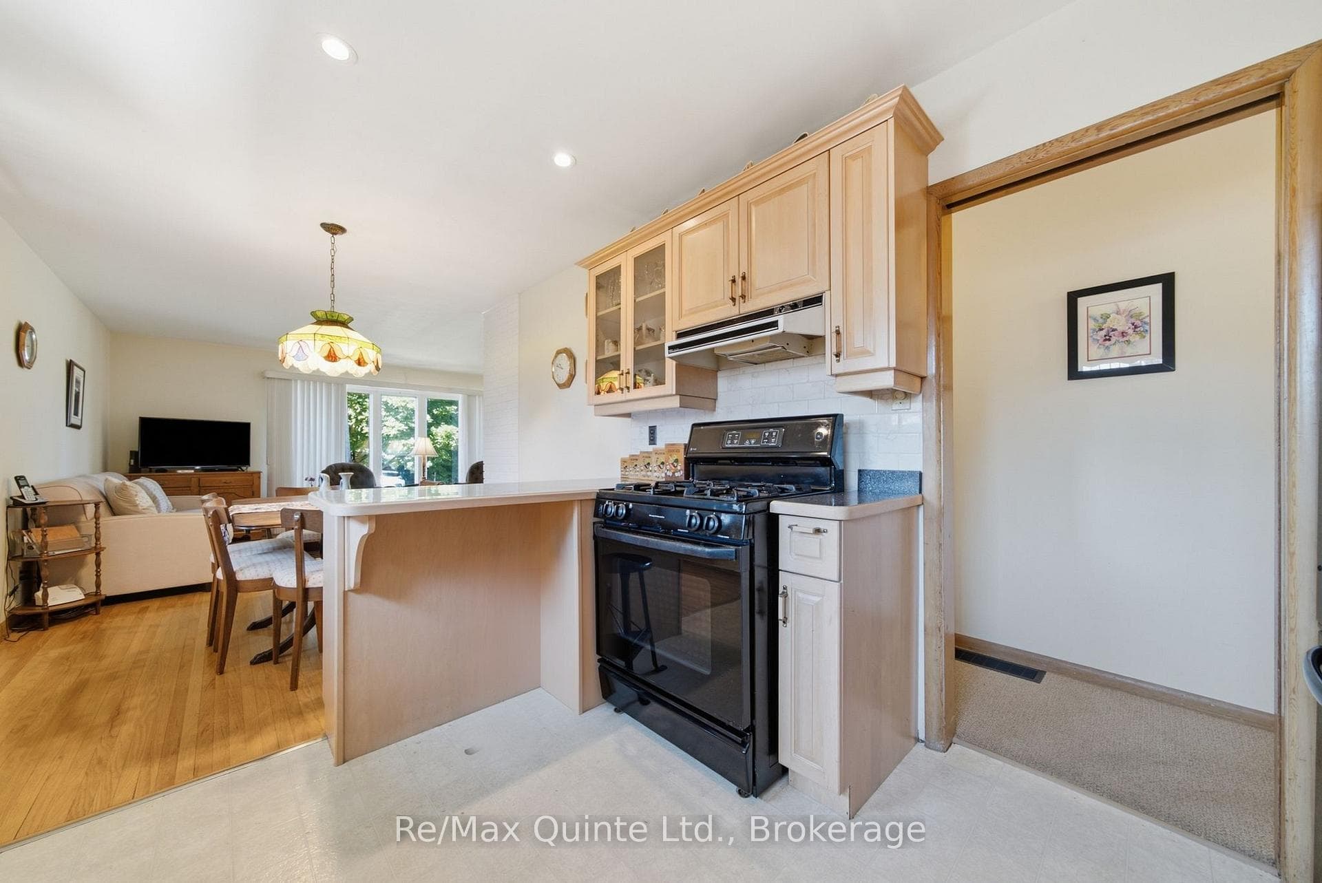 65 Humewood Drive photo 16
