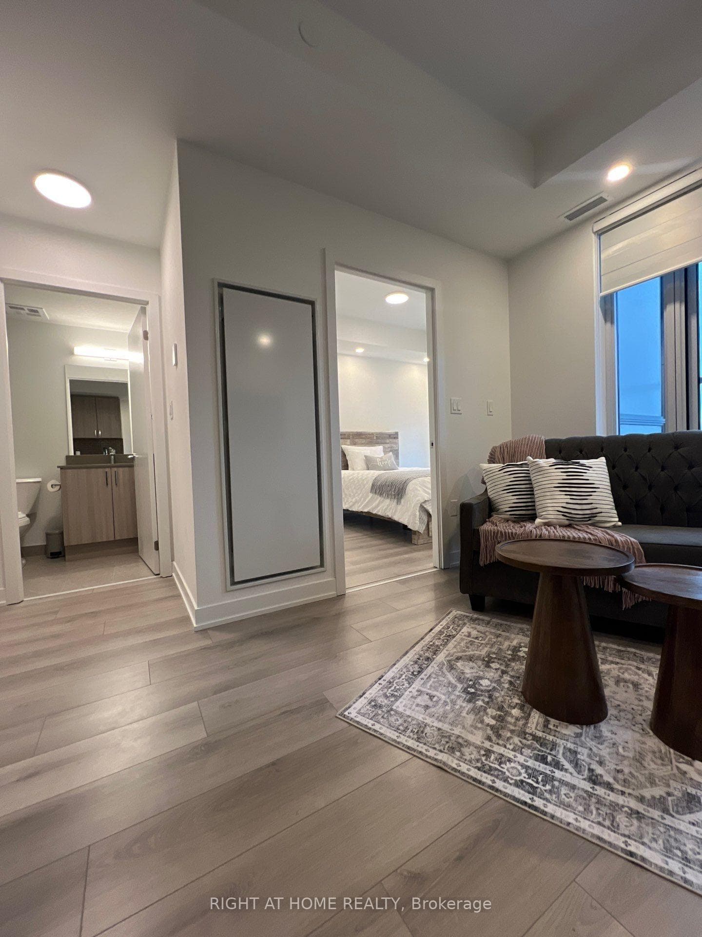 1005 Dundas Street Unit 634 photo 12