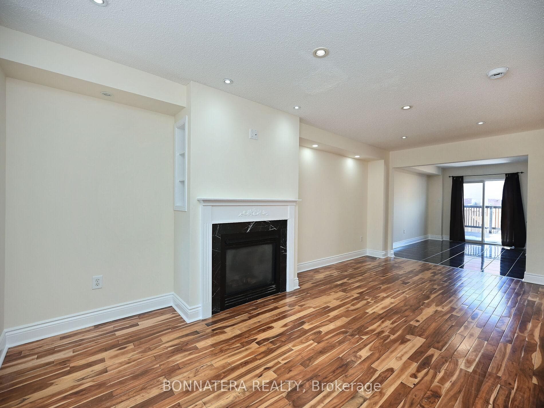 409 Hobbs Crescent photo 5