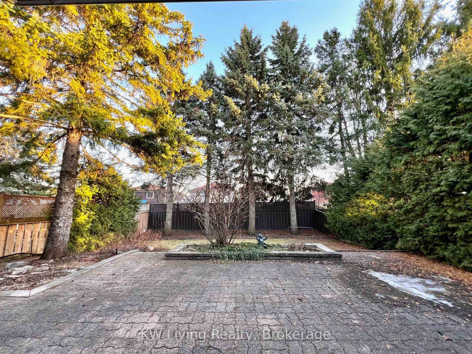 92 Breckonwood Crescent photo 13