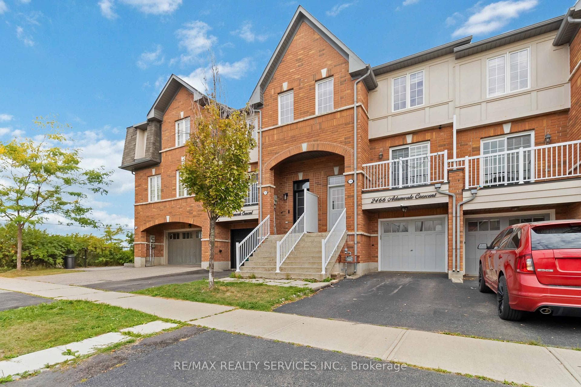 2466 Adamvale Crescent photo 2