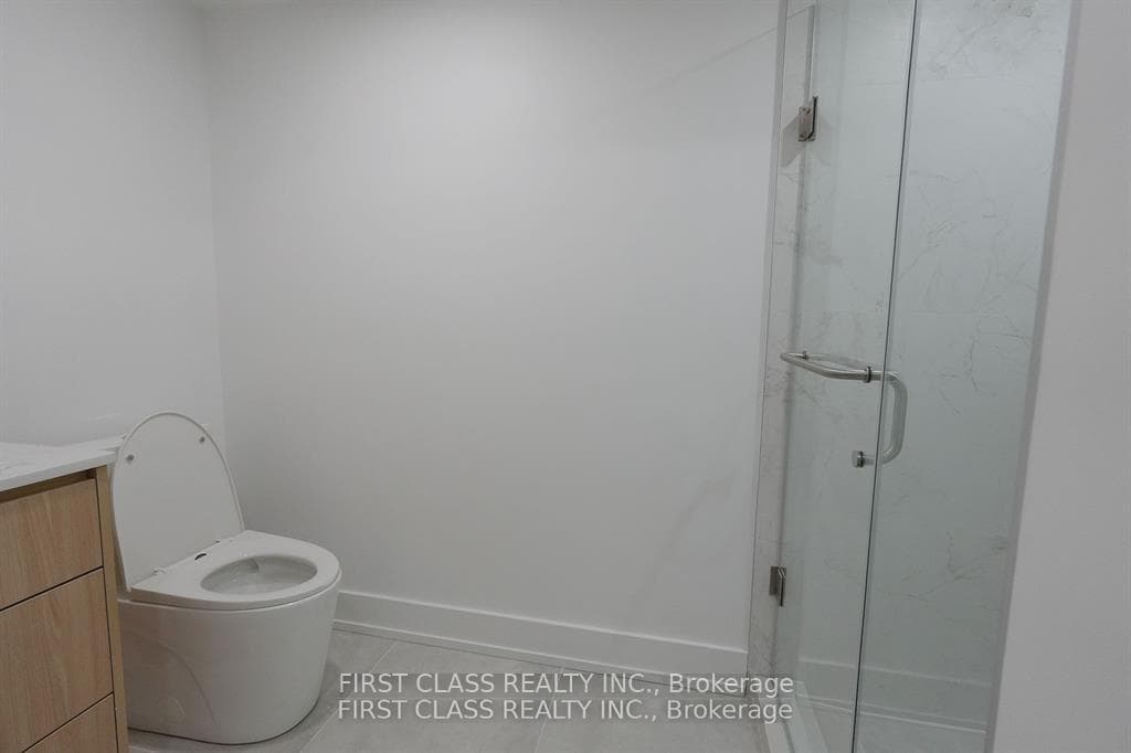72 chester Avenue Unit lower photo 5