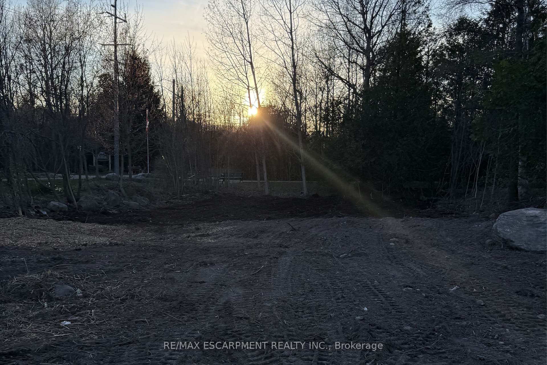 237 Emerald Drive photo 1