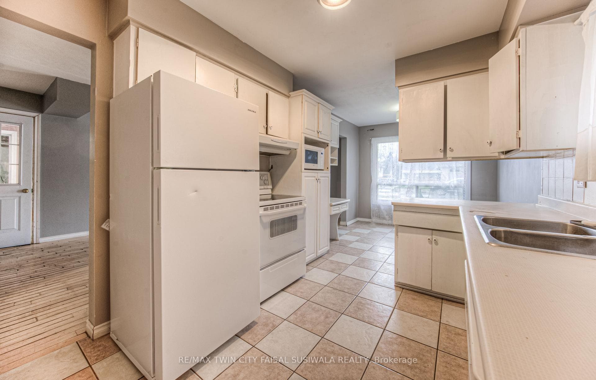 179 Fergus Avenue photo 17
