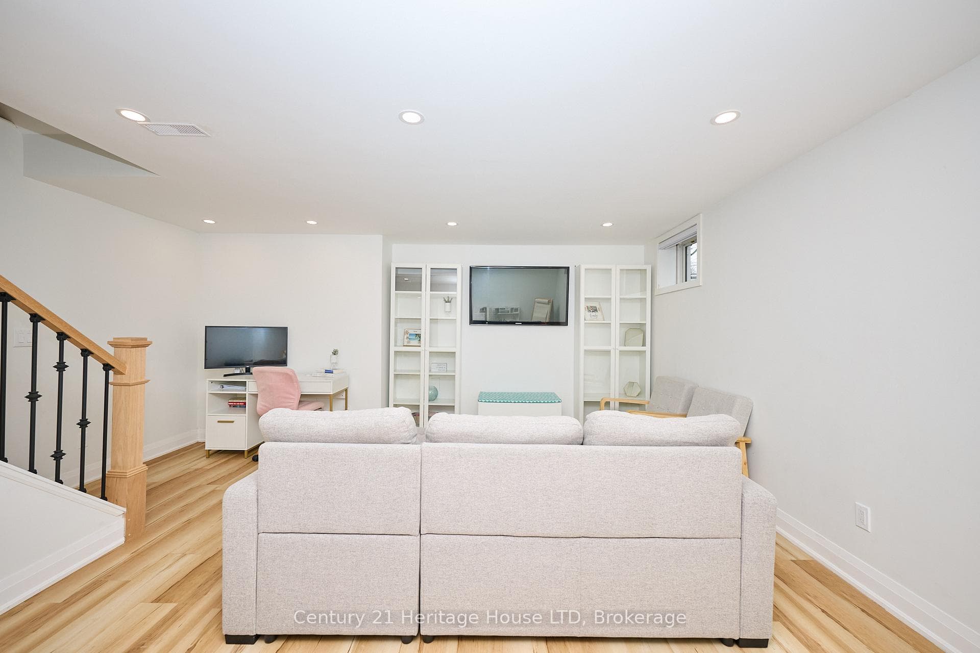 18 Parkview Avenue photo 34