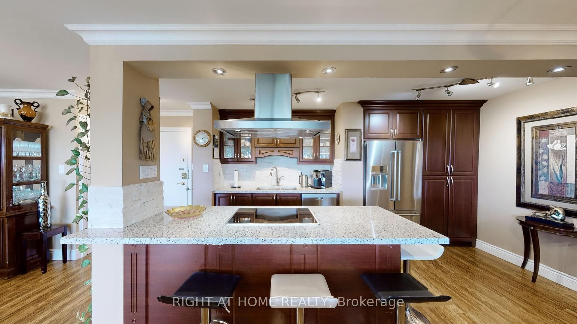 3100 Kirwin Avenue Unit 2001 photo 6