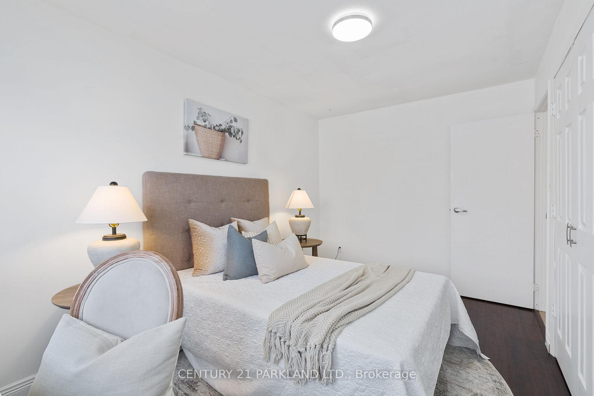 57 Manning Crescent photo 27