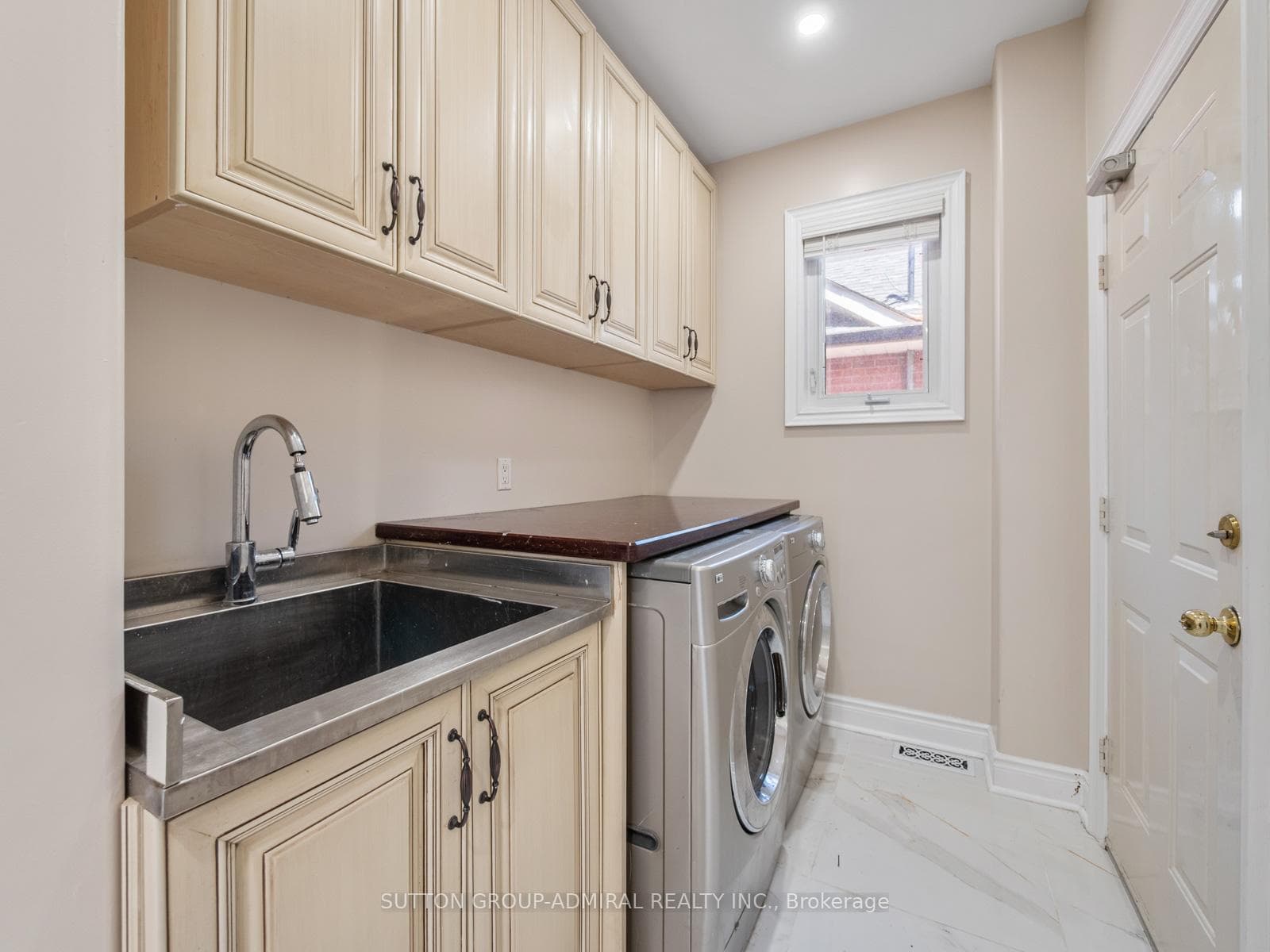 18 Thatcher Avenue photo 21