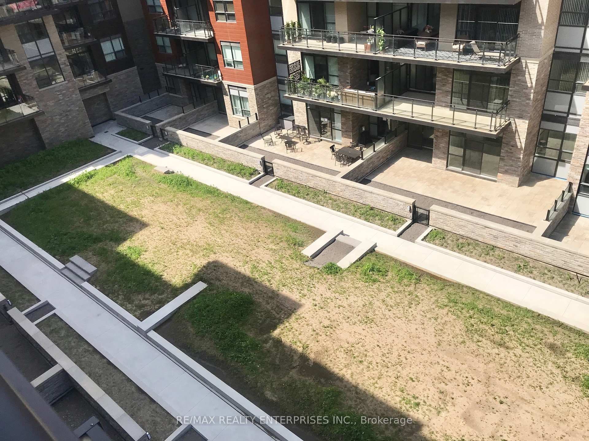 1575 Lakeshore Road Unit 445 photo 18