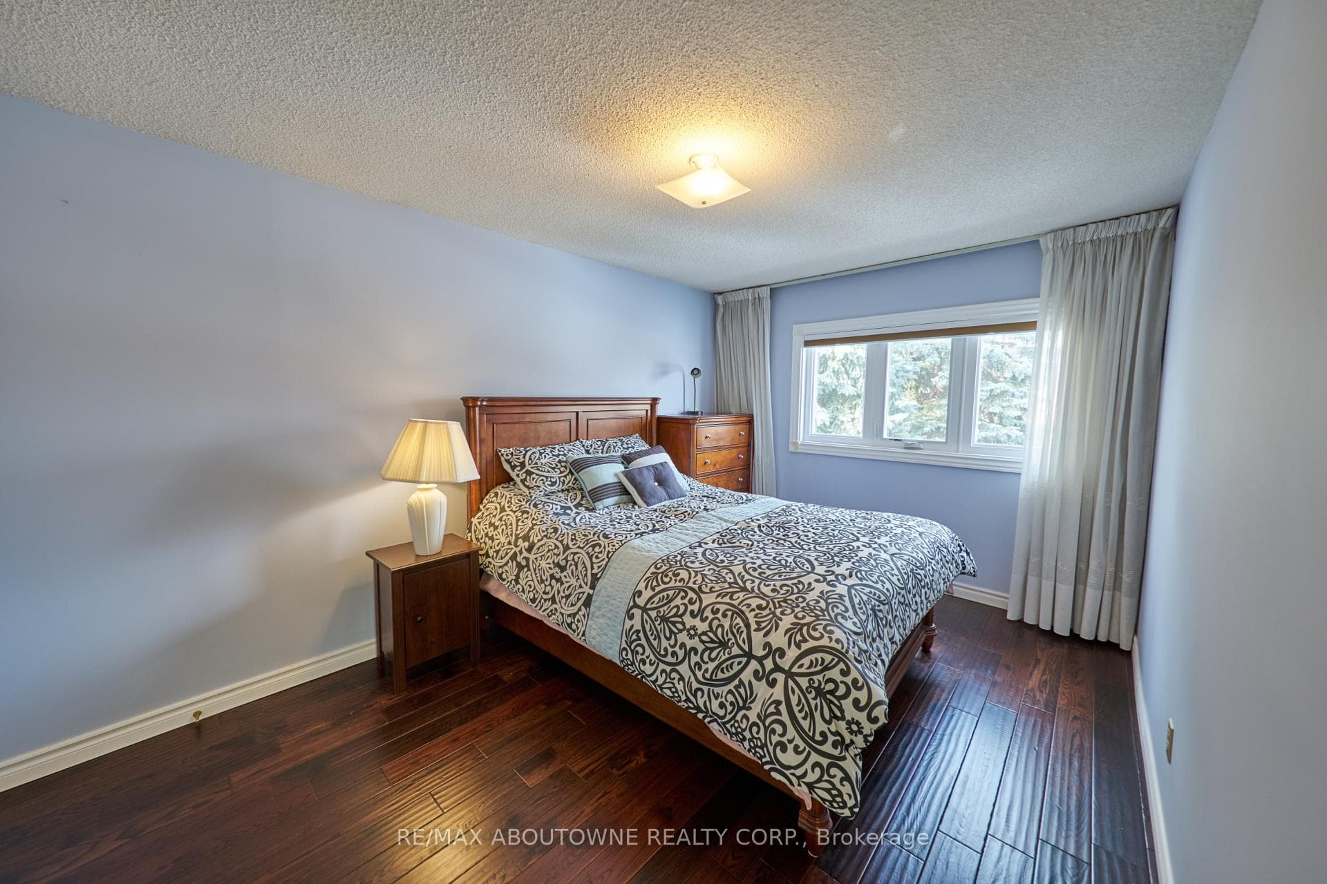 2044 Grenville Drive photo 16