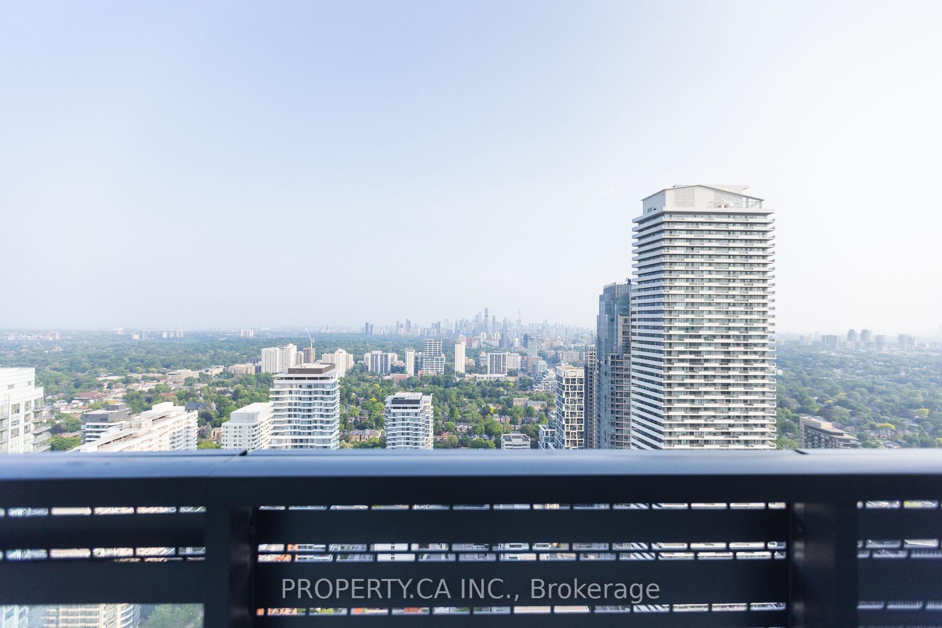 39 Roehampton Avenue Unit 4304 photo 5
