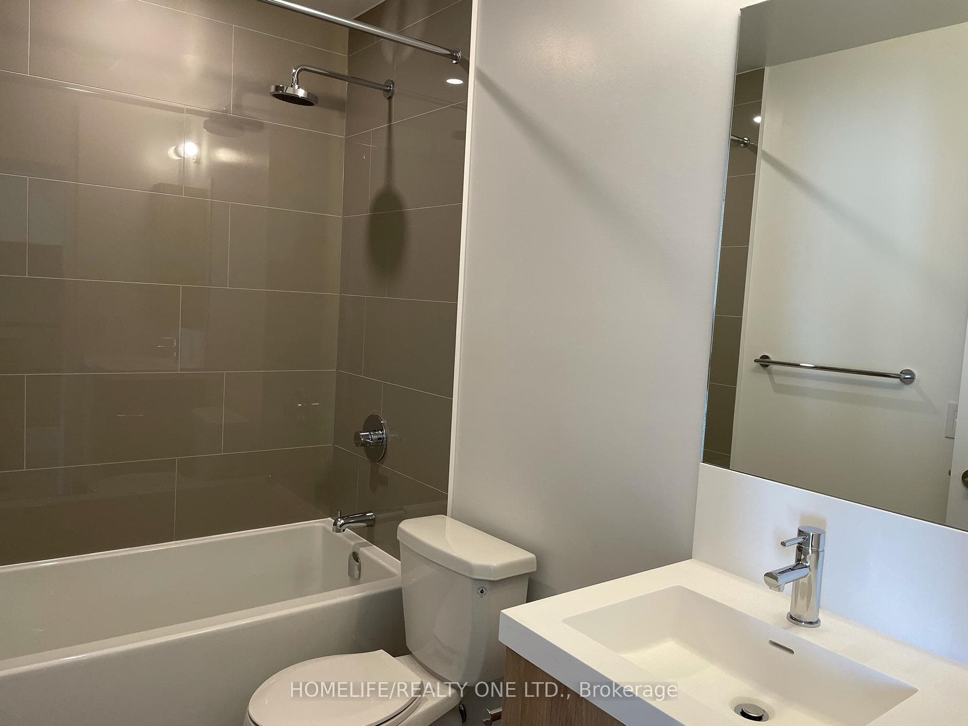 225 Sumach Street Unit 1604 photo 6