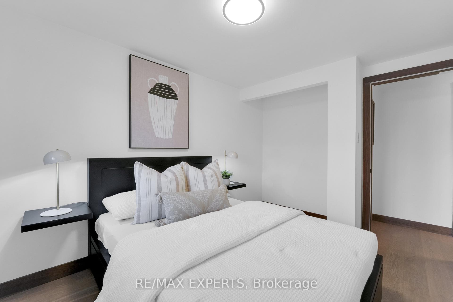 126 Mellow Crescent photo 31