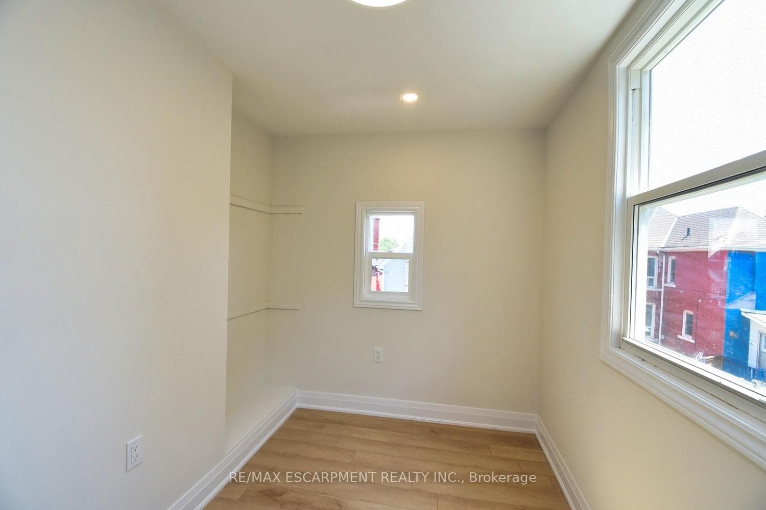 126 Evans Street photo 28