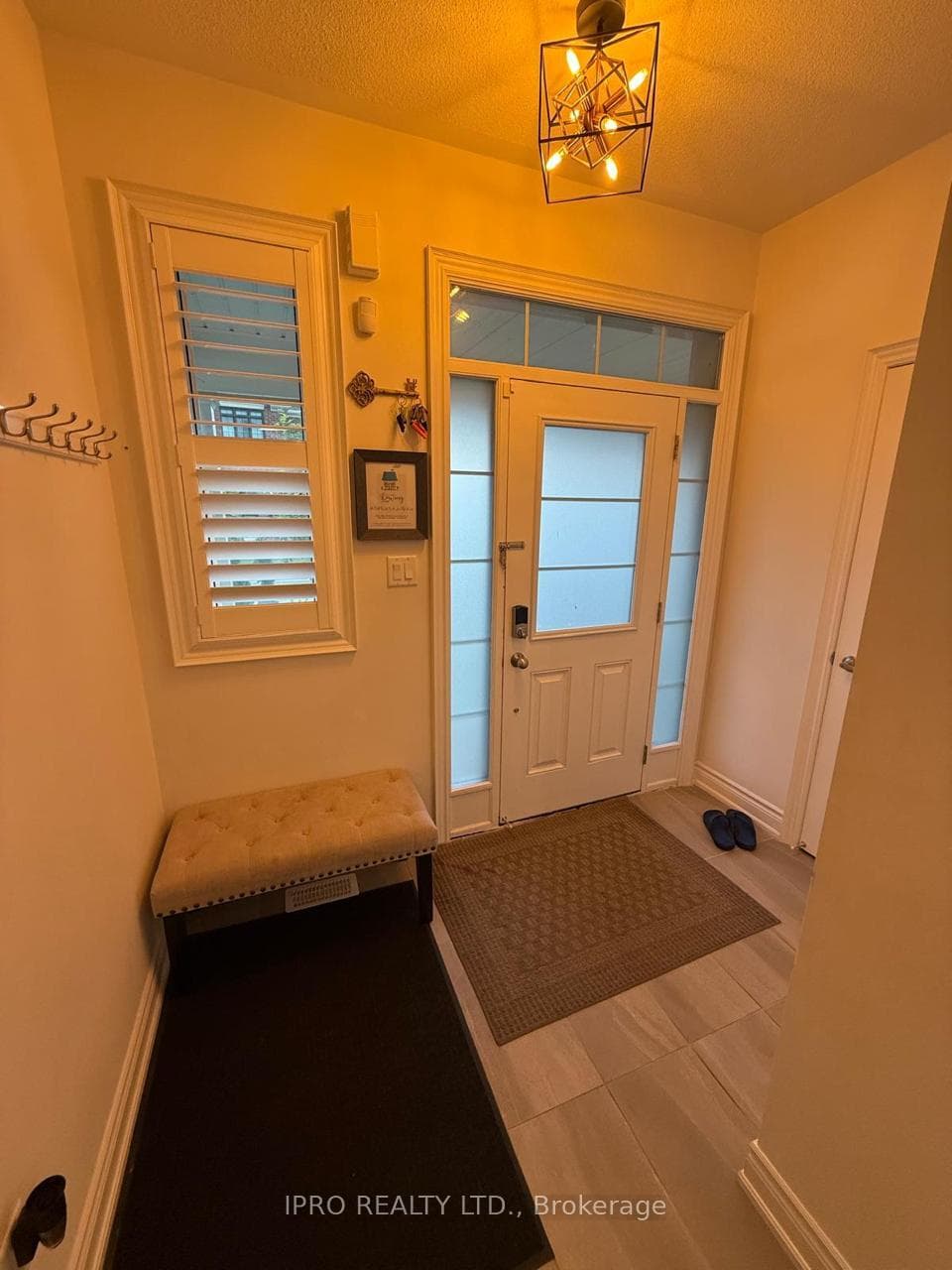 451 Ramsey Place photo 3