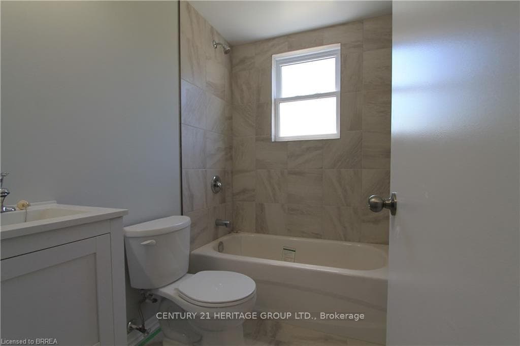 116 King Edward Avenue Unit 7 photo 13