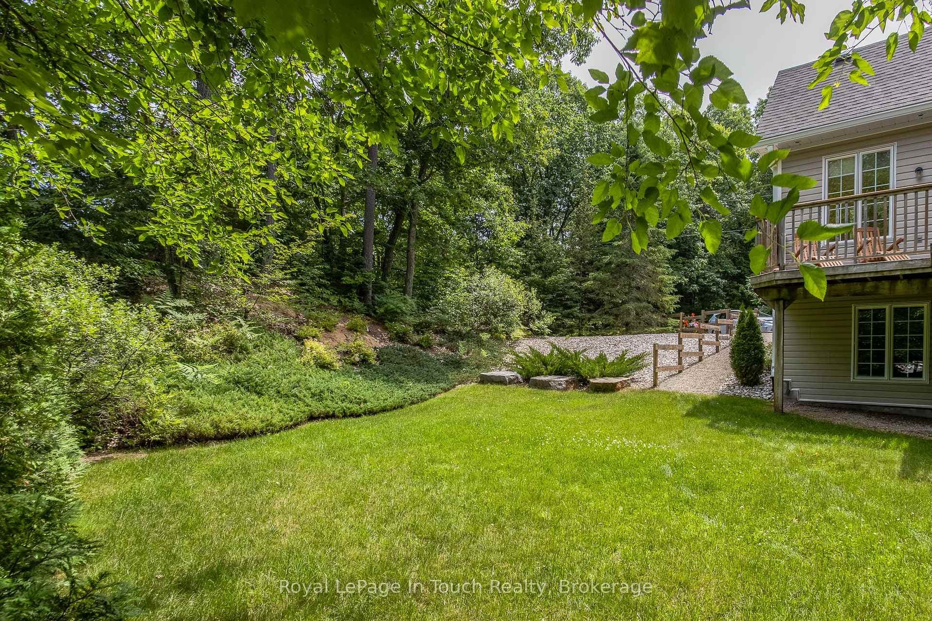 8 Woodward Drive photo 12