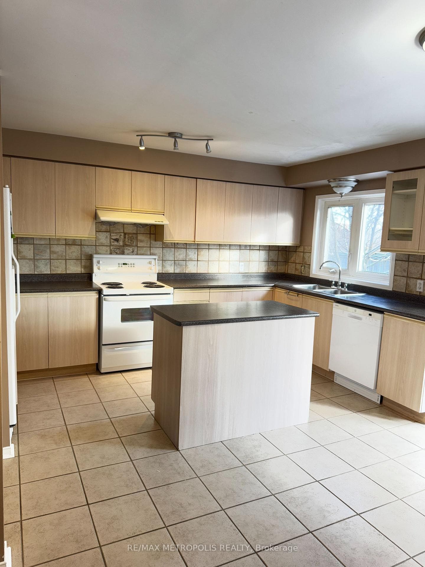51 Northern Heights Drive Unit 19B photo 3