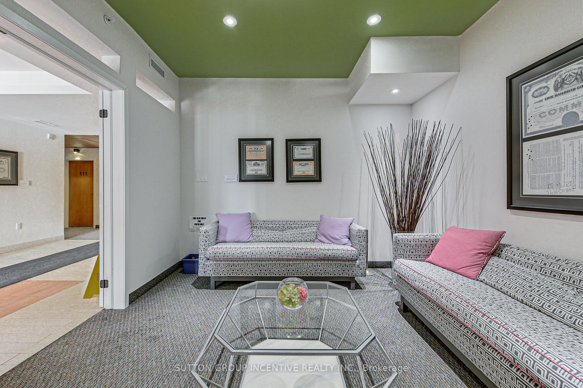 720 Yonge Street Unit 307 photo 28
