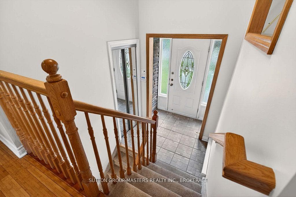 259 Inverness Crescent photo 8