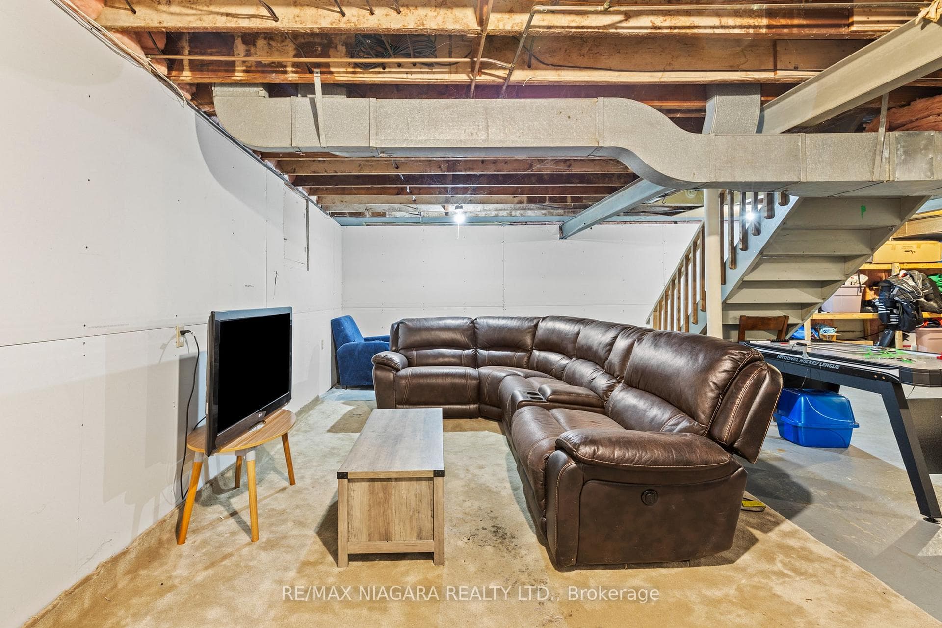 96 Laughlin Avenue photo 30
