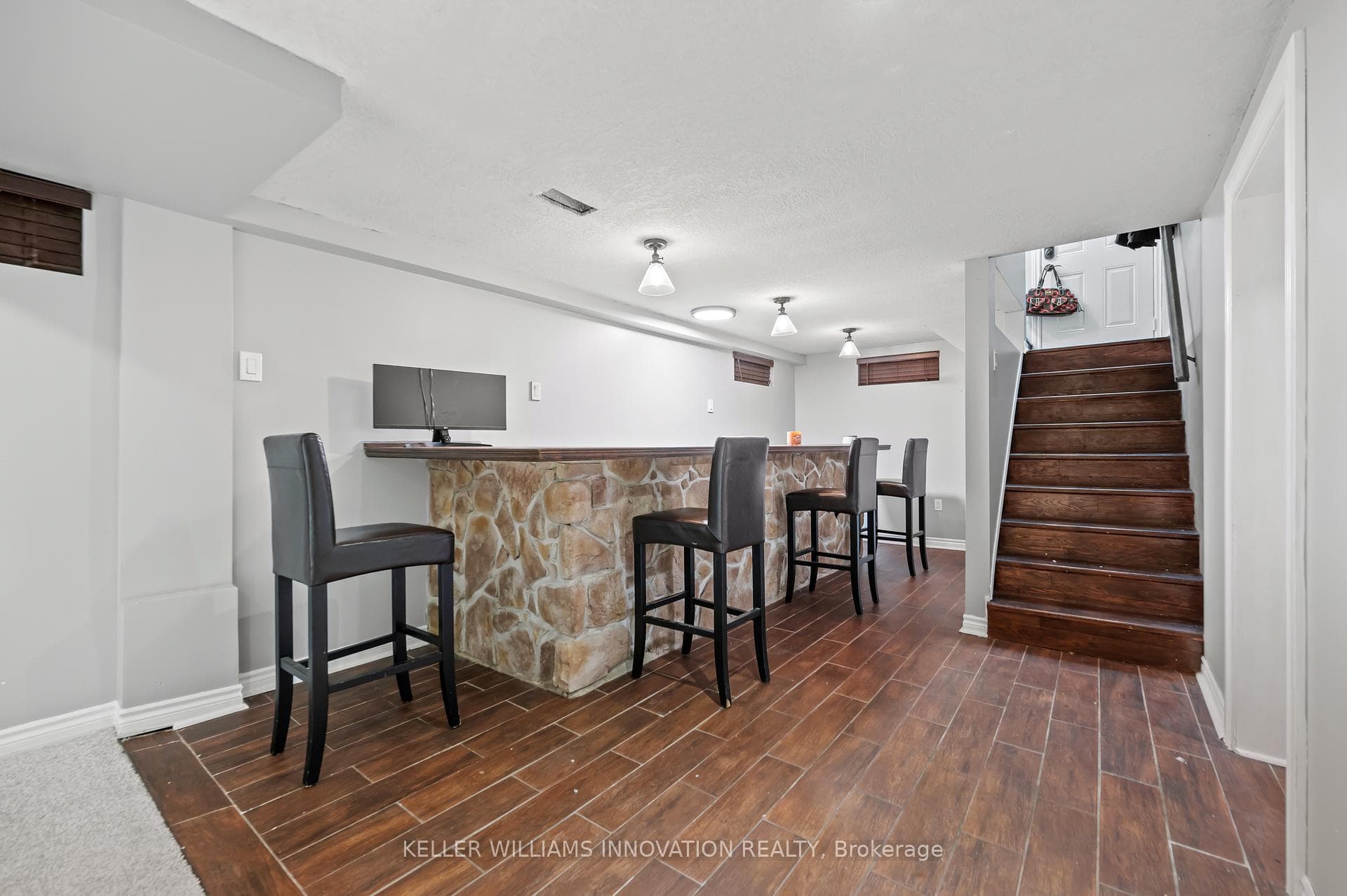 502 Manchester Road photo 17