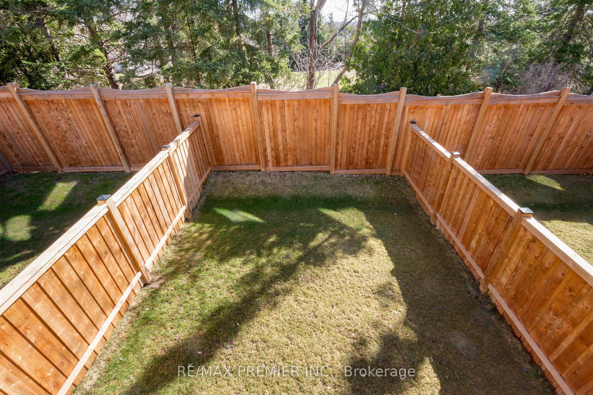 1194 Peelar Crescent photo 32