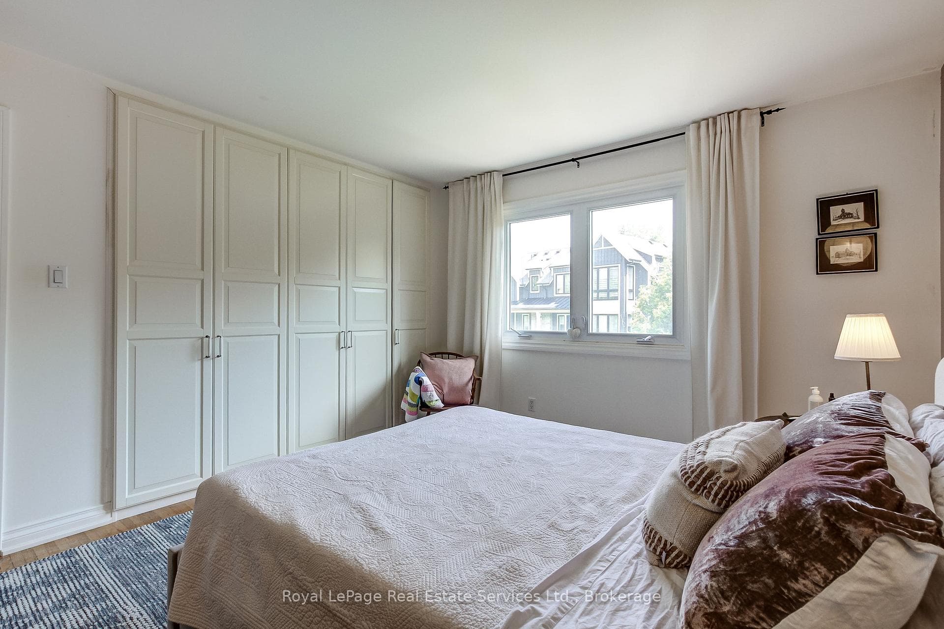 453 Warminster Drive photo 37
