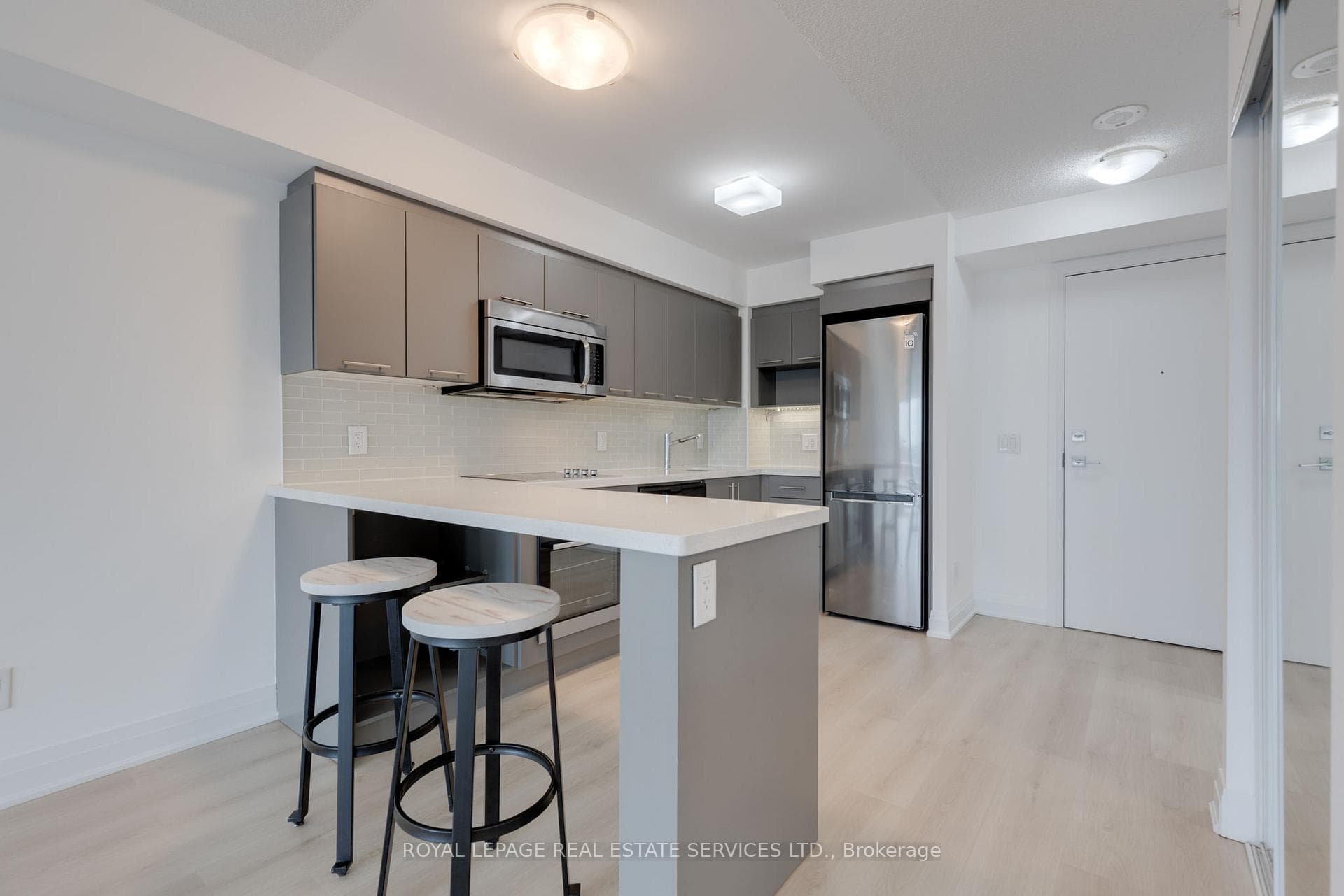 555 Wilson Avenue Unit E406 photo 8
