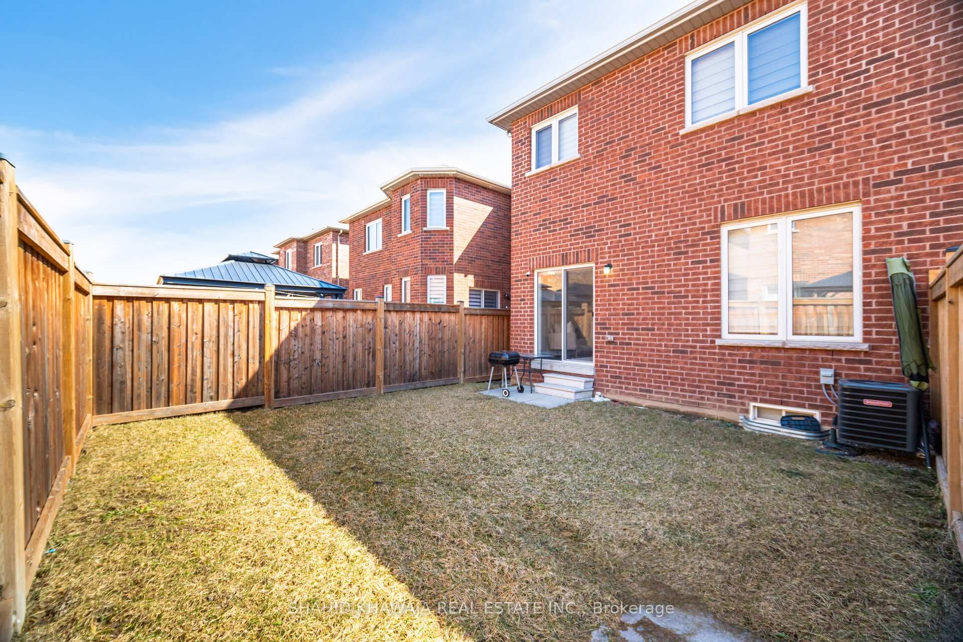501 Bessborough Drive photo 38
