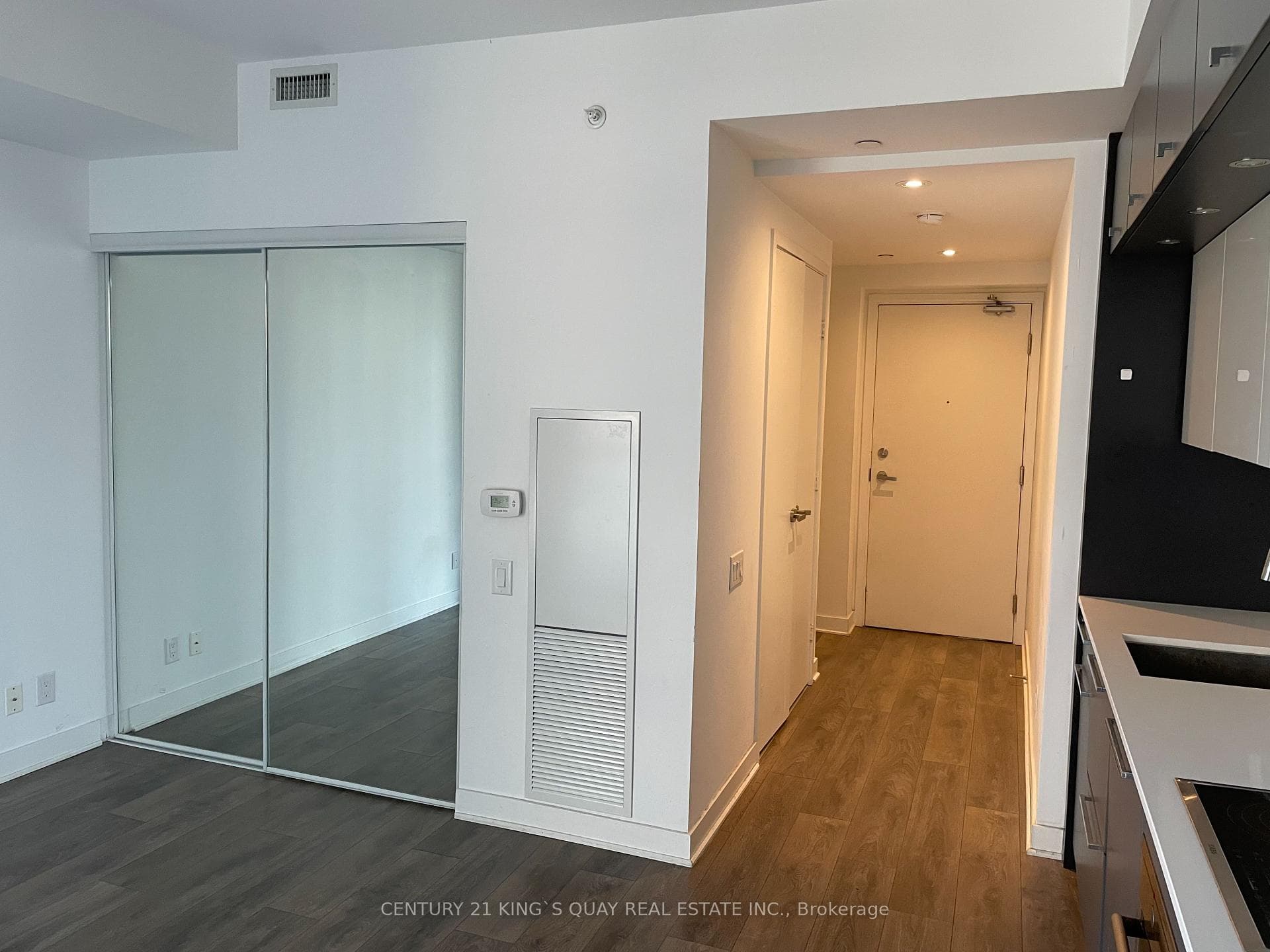 15 Grenville Street Unit 506 photo 5