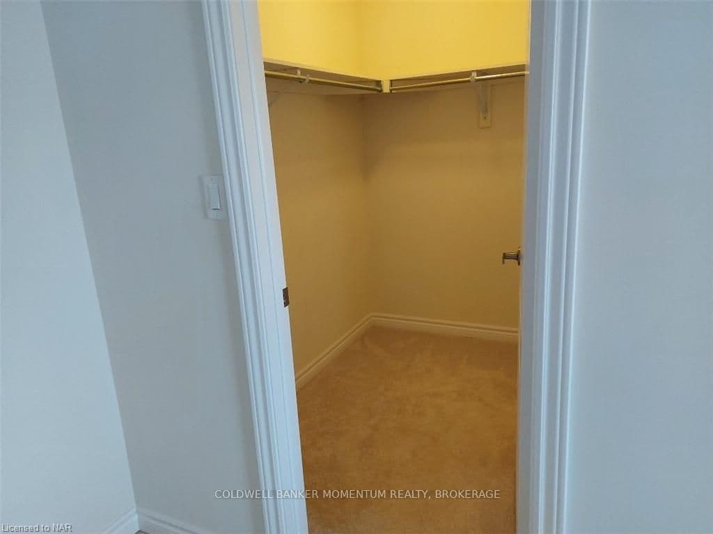 100 TUMBLEWOOD Place photo 14