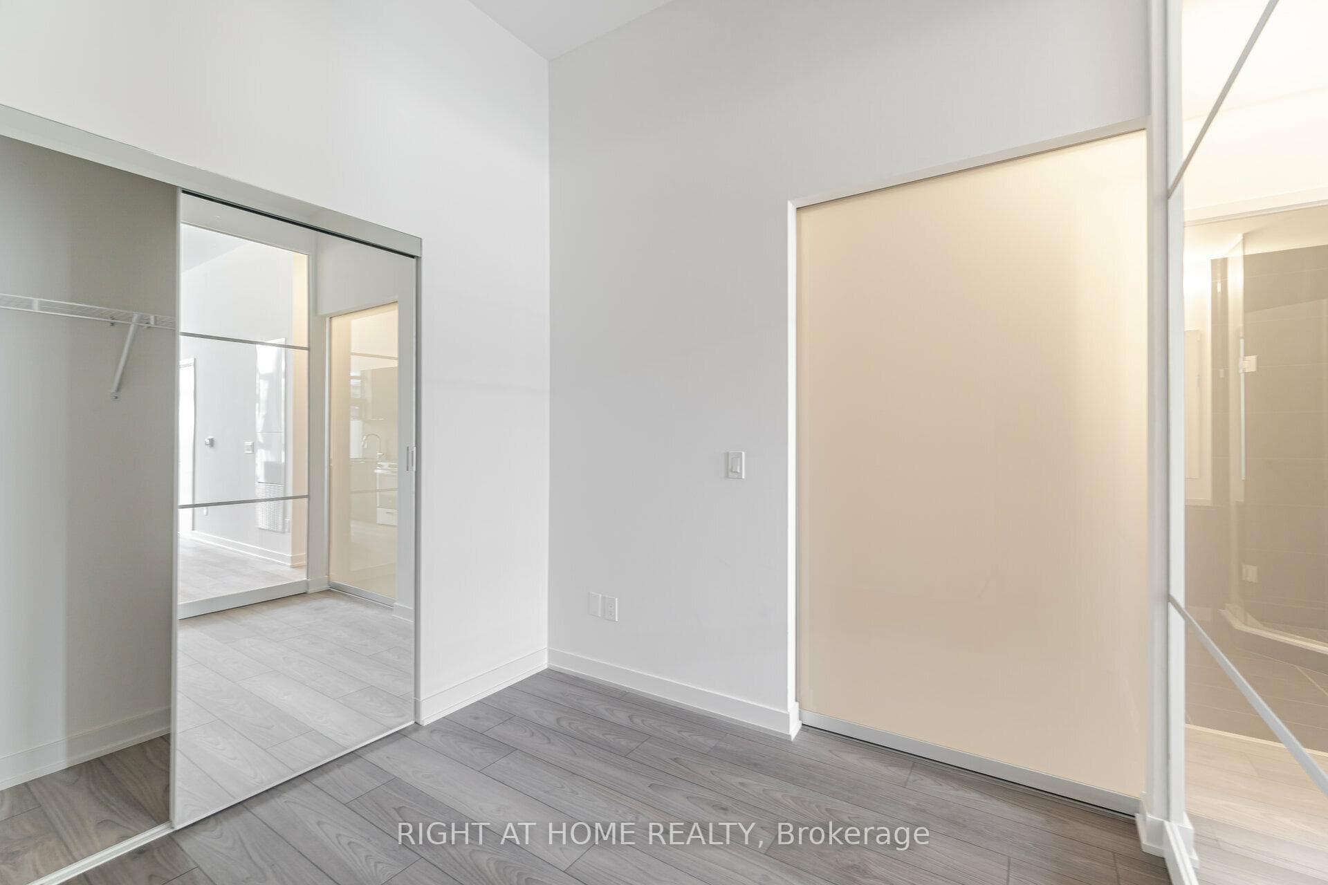 8 Tippet Road Unit 0110 photo 4