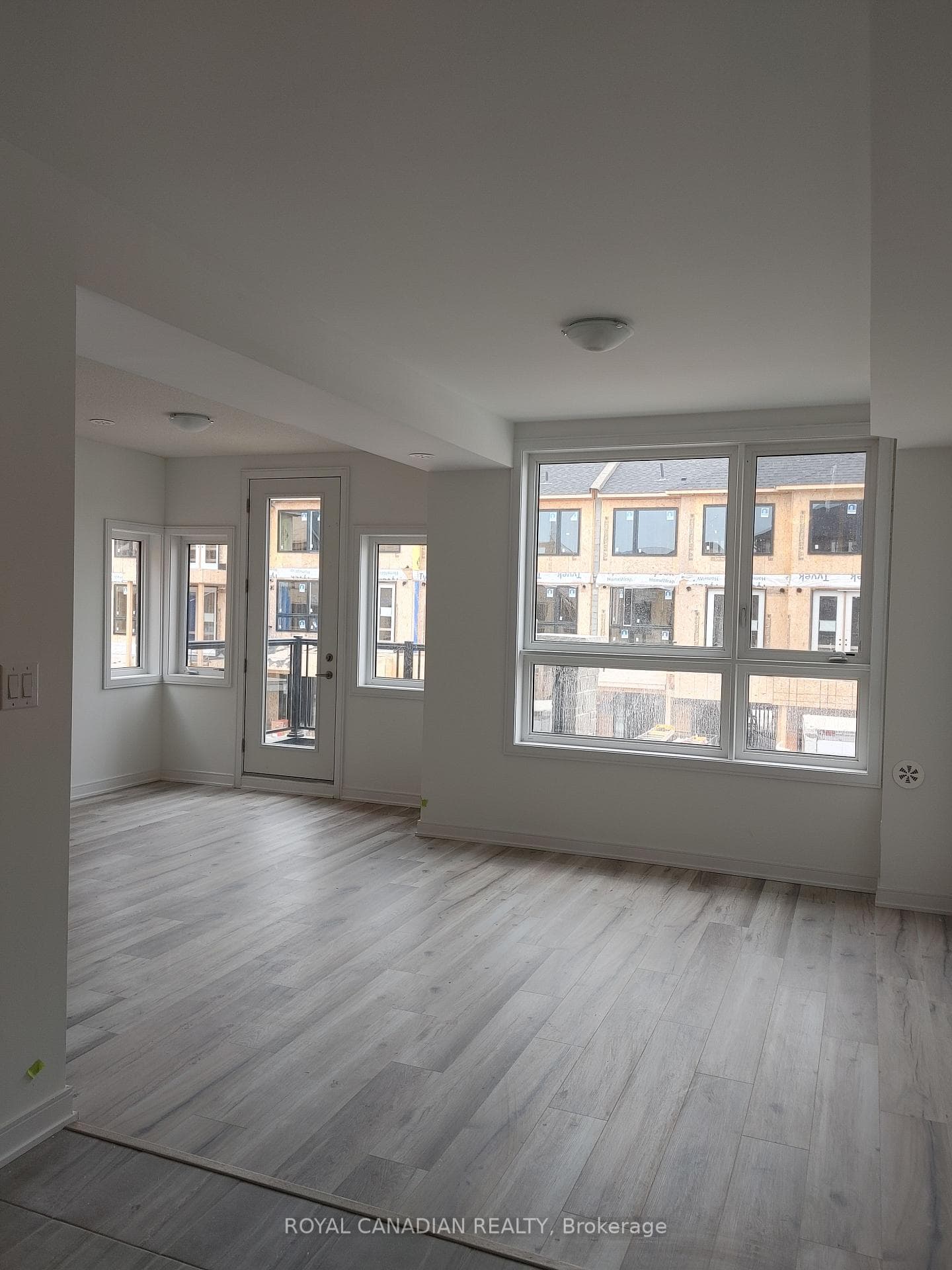 39 Spry Lane photo 3