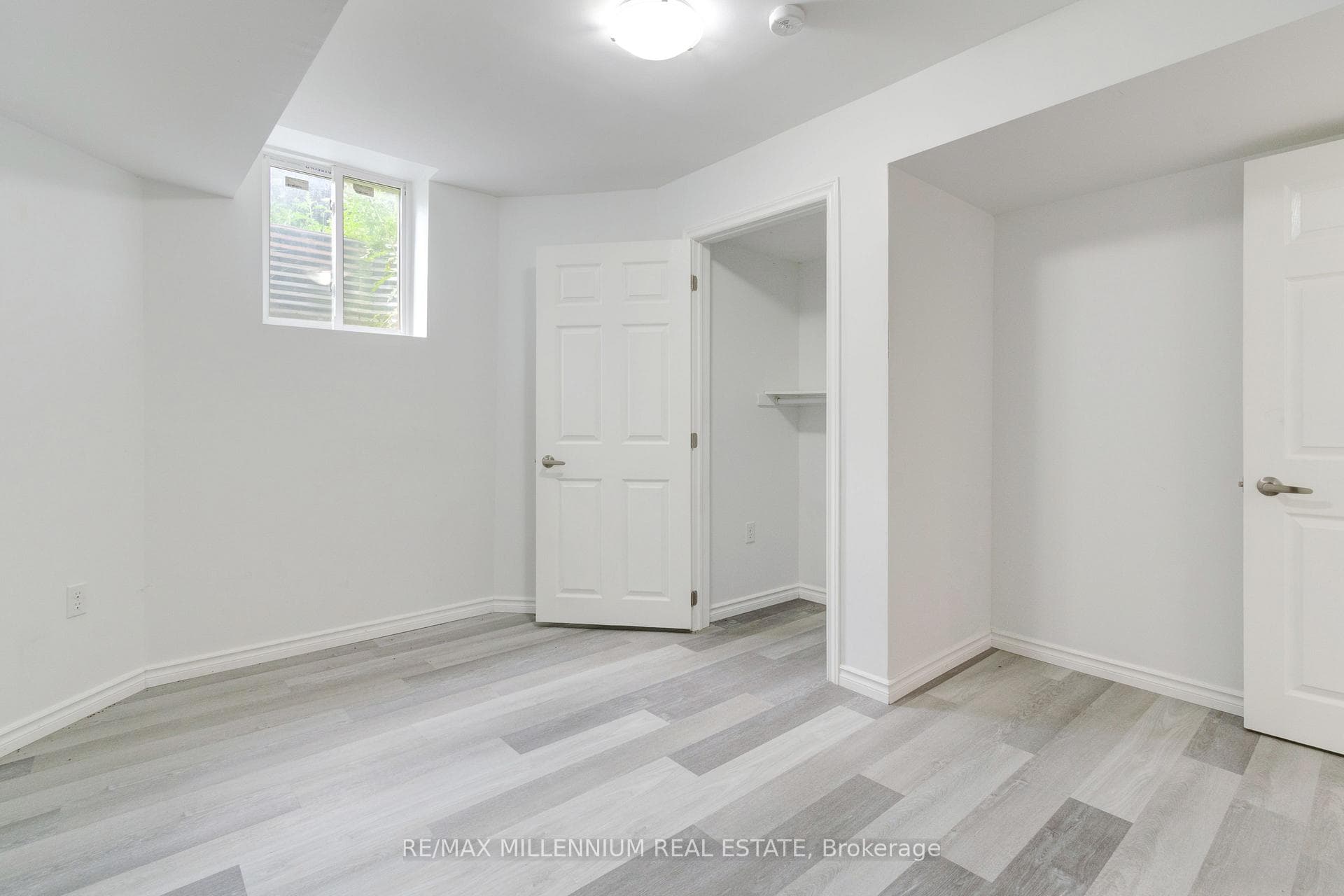 481 Bessborough Drive photo 31