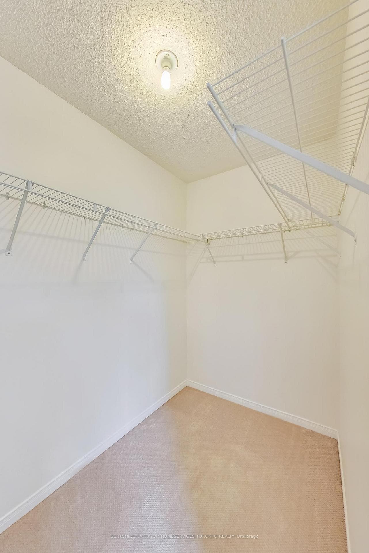 51 Fordwich Boulevard photo 20