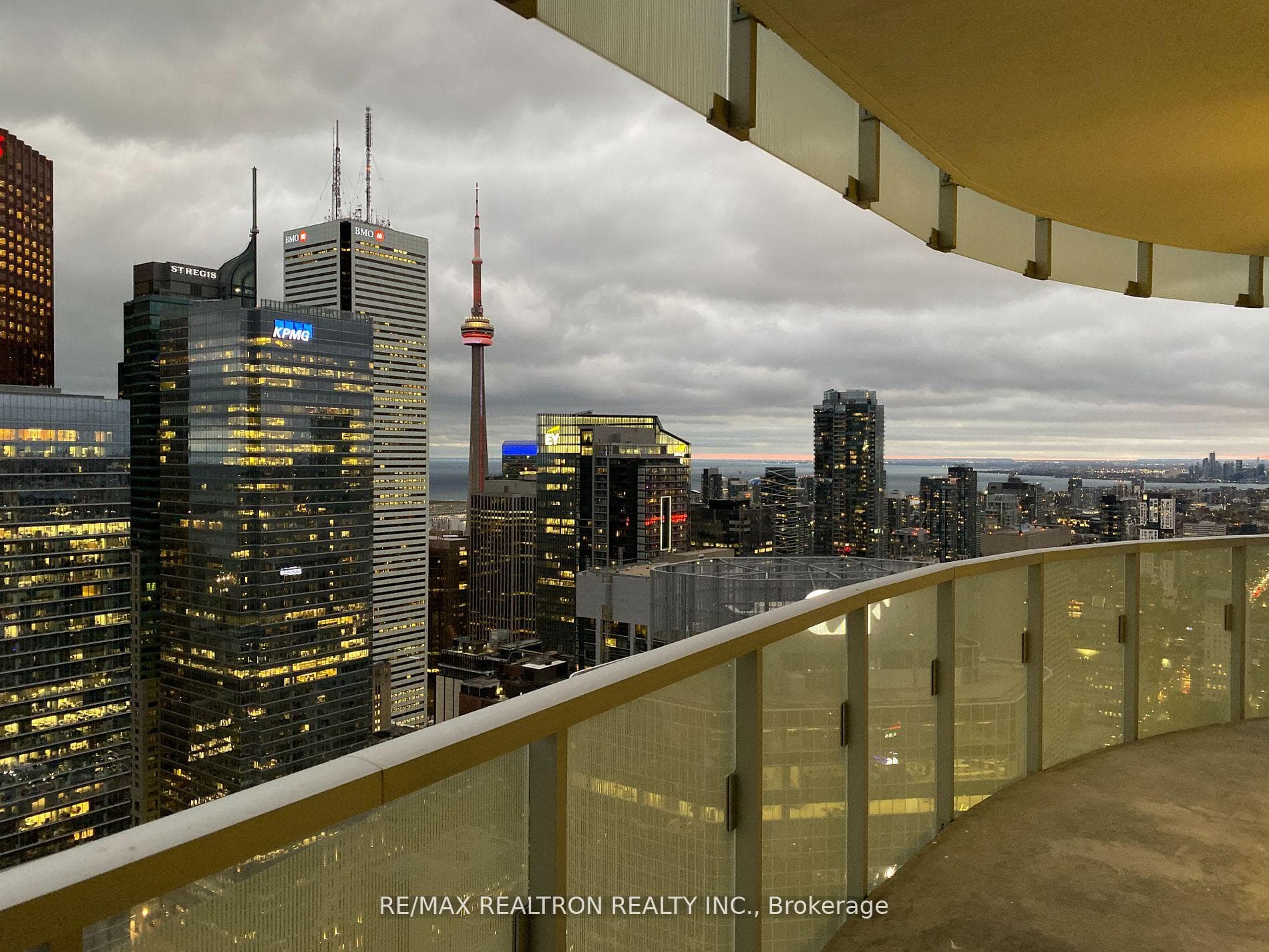197 Yonge Street Unit 5109 photo 29