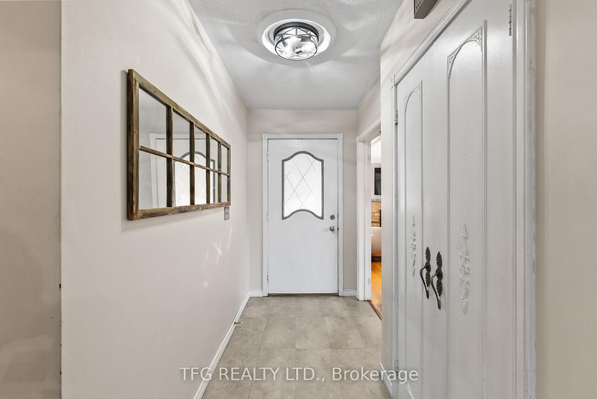 807 Fernhill Boulevard photo 4